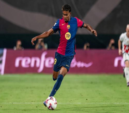 长谷川滋利在安纳海姆天使展现稳定的中继实力，确立亚洲投手多功能价值